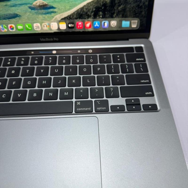 Apple MacBook Pro 13" (2020) M1 – 8GB RAM, 512GB SSD, Touch Bar